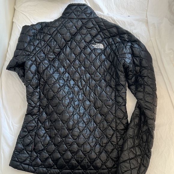 North Face Black Puffer - Picture 8 of 8